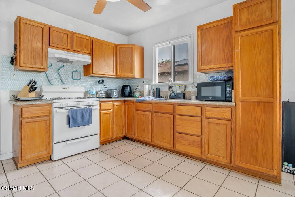 Hawthorne, CA 90250,4520 W 136th ST