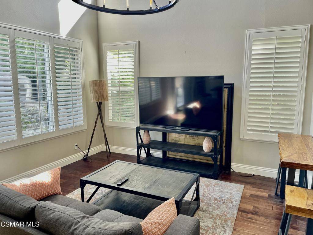 Newbury Park, CA 91320,662 Via Carro