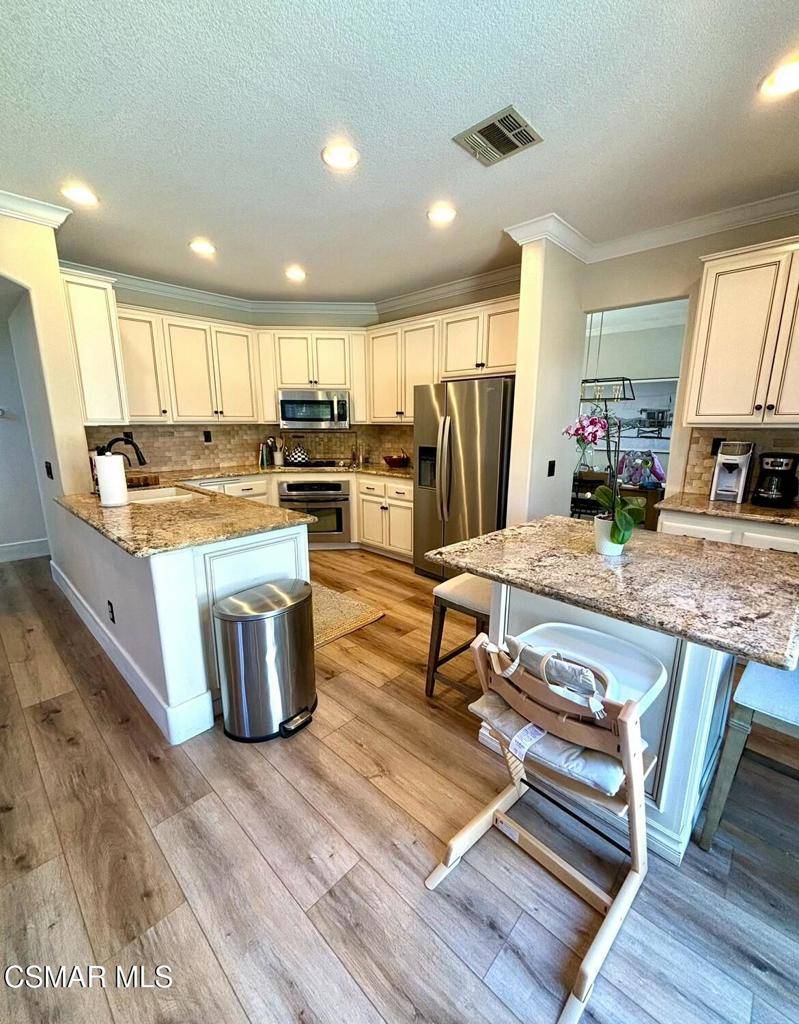 Newbury Park, CA 91320,653 Camino De La Luz