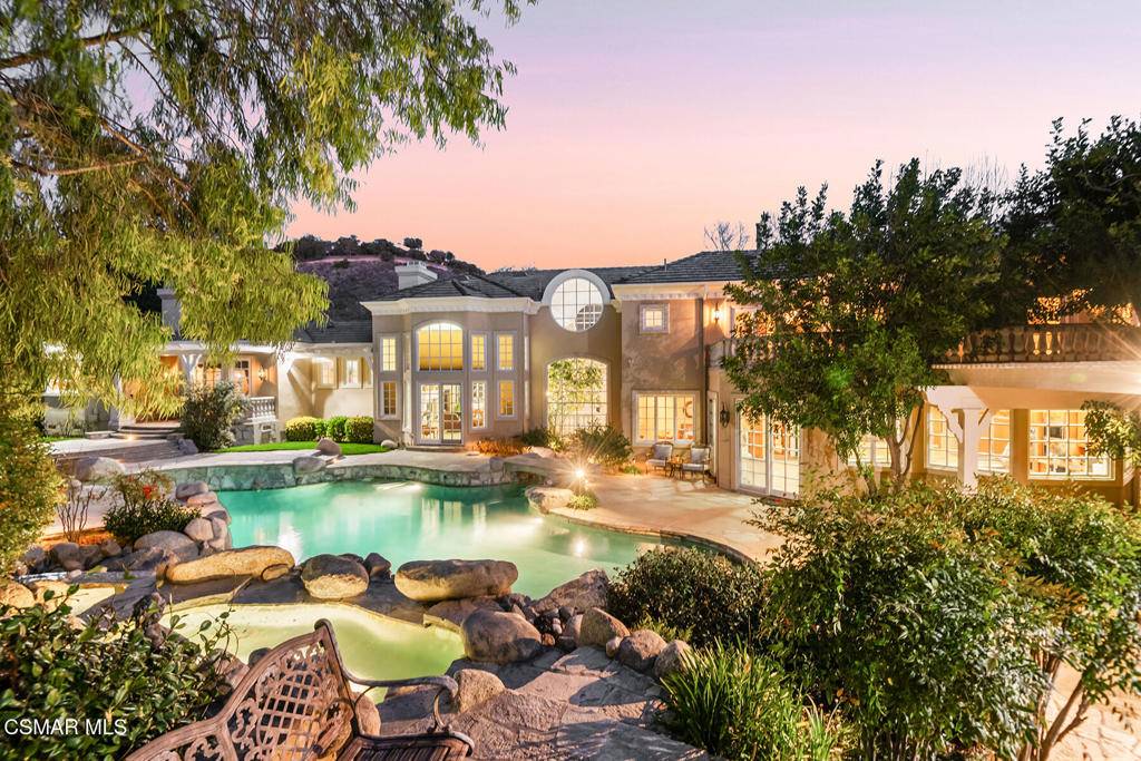 Westlake Village, CA 91362,907 Vista Ridge LN