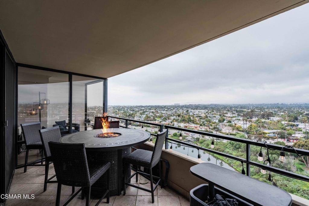 Marina Del Rey, CA 90292,4316 Marina City DR #927c