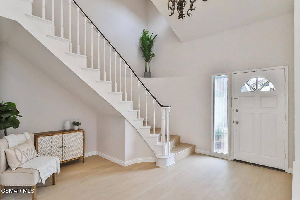 Agoura Hills, CA 91301,29153 Oakpath DR