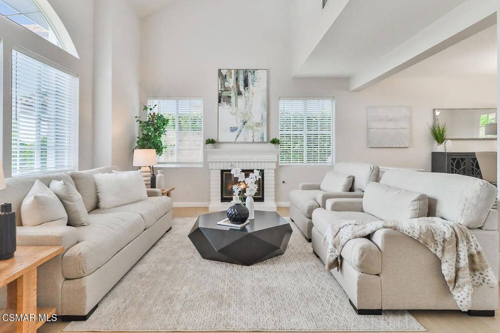 Agoura Hills, CA 91301,29153 Oakpath DR