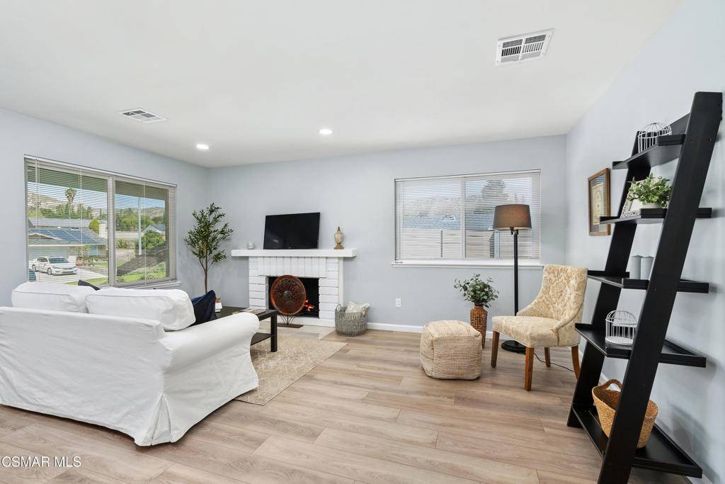 Canyon Country, CA 91387,14628 Dahlia Ridge DR