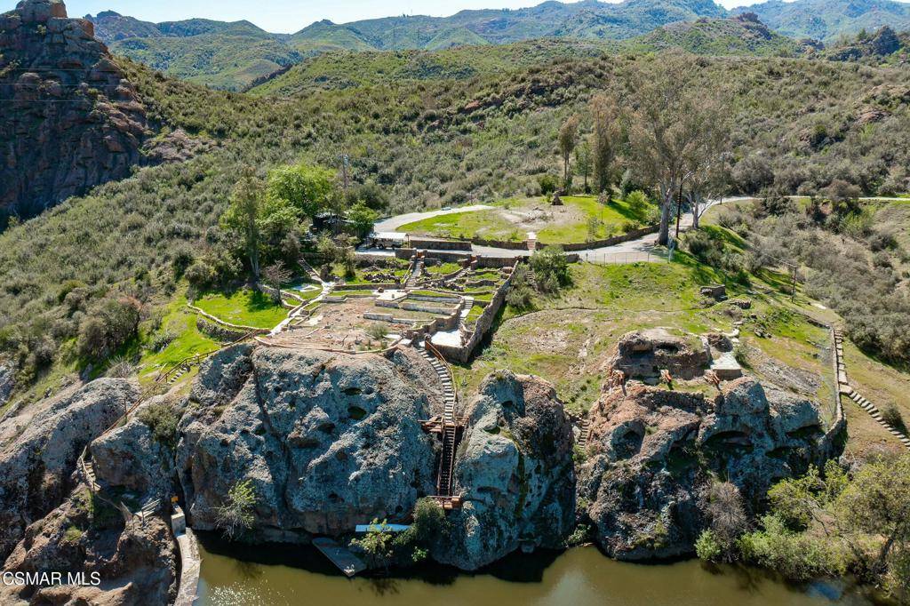 Agoura Hills, CA 91301,28801 Lakeshore DR