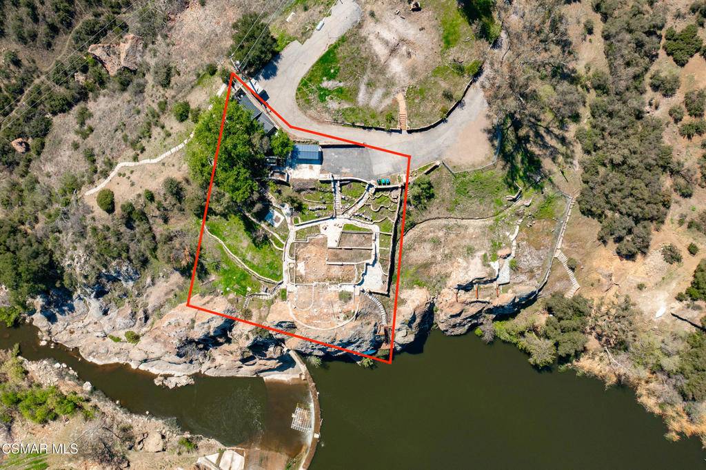 Agoura Hills, CA 91301,28801 Lakeshore DR