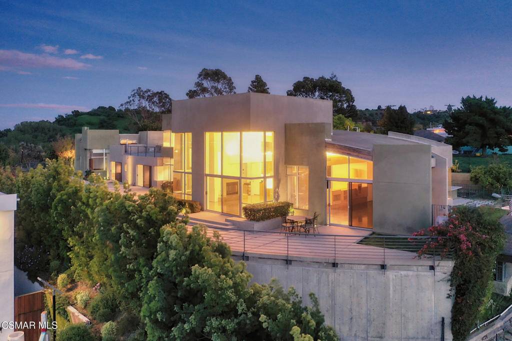 Sherman Oaks, CA 91423,3681 Alomar DR