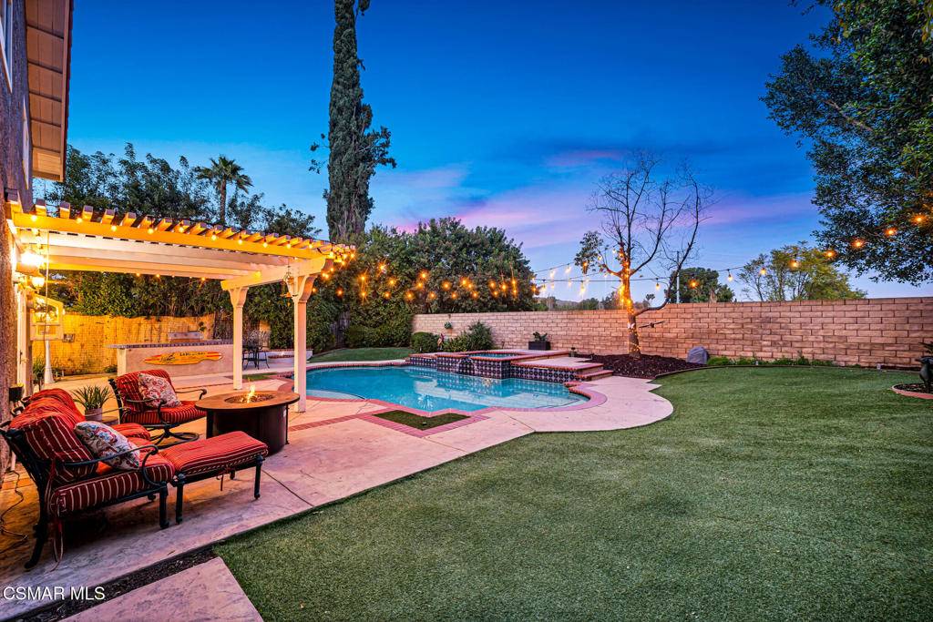 Westlake Village, CA 91362,30836 Overfall DR