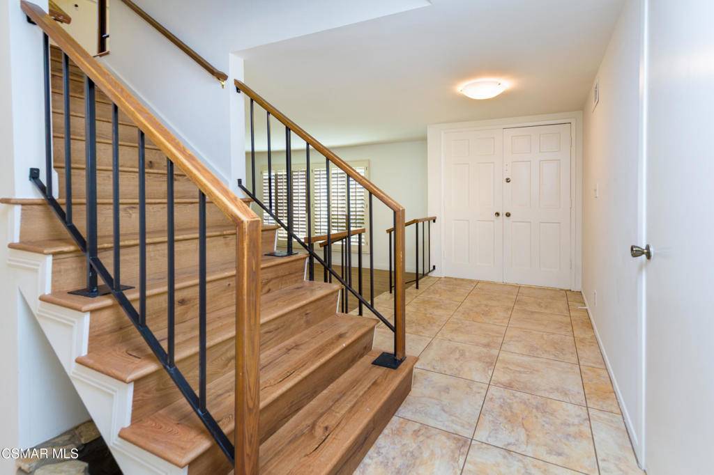 Agoura Hills, CA 91301,29451 Trailway LN
