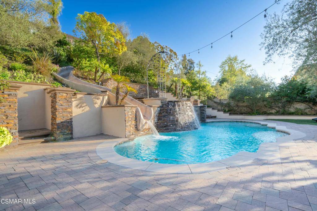 Newbury Park, CA 91320,483 Via Merla