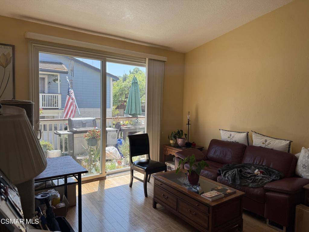 Thousand Oaks, CA 91362,2402 Pleasant WAY #L