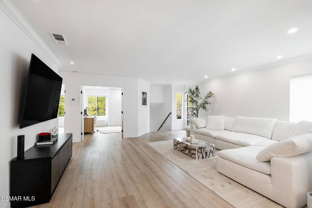 Thousand Oaks, CA 91362,605 Via Colinas