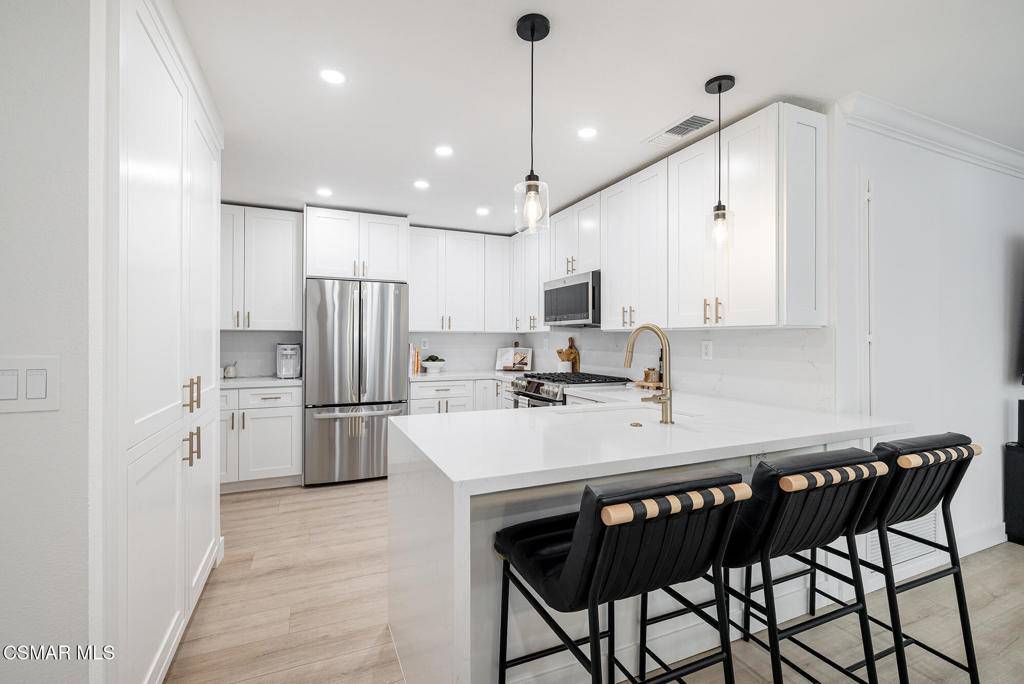 Thousand Oaks, CA 91362,605 Via Colinas