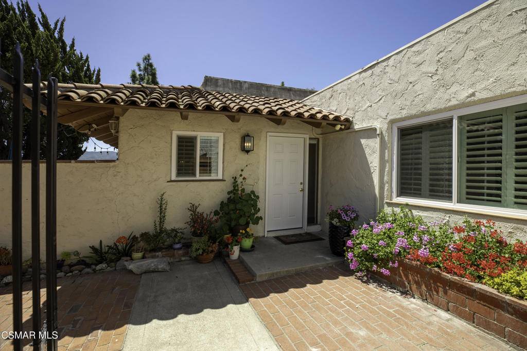 Thousand Oaks, CA 91360,546 Knollview LN