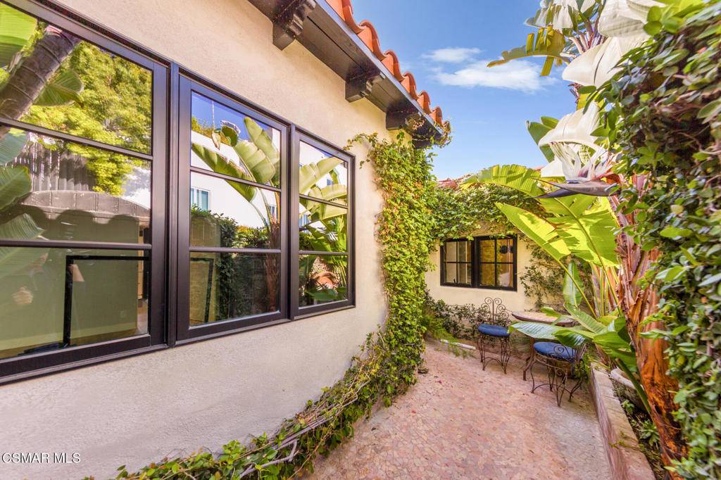 Los Angeles, CA 90069,1376 Miller PL