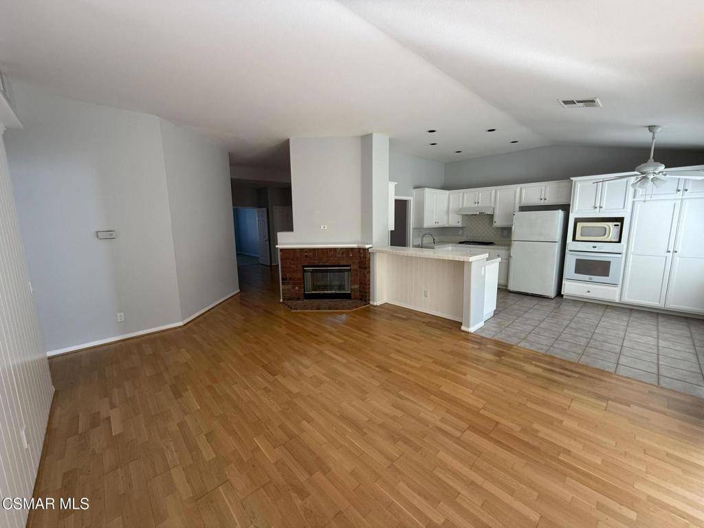 Thousand Oaks, CA 91362,2339 Gillingham CIR