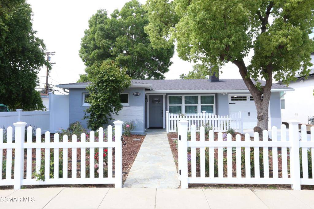 Woodland Hills, CA 91364,21935 Ybarra RD