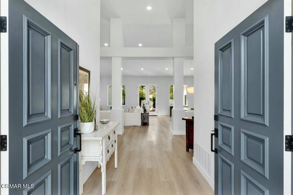 Westlake Village, CA 91361,32704 Wellbrook DR