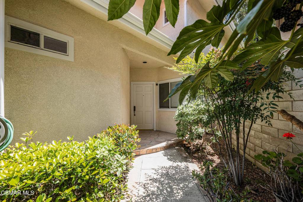 Oak Park, CA 91377,292 Saint Thomas DR