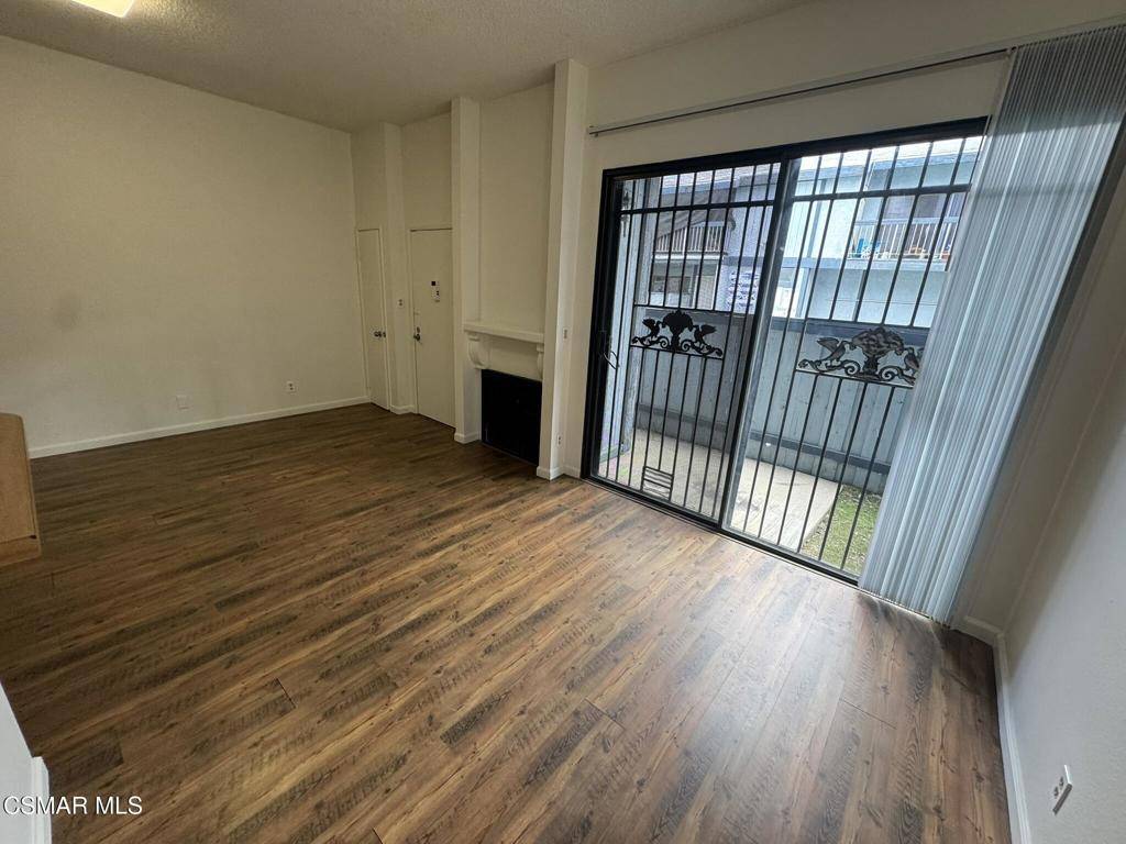 Panorama City, CA 91402,14520 Plummer ST #9