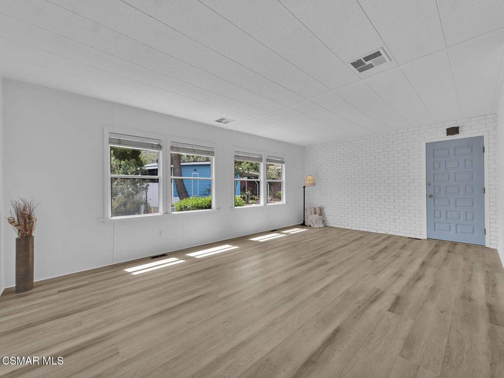 Agoura Hills, CA 91301,30473 Mulholland Hwy 92