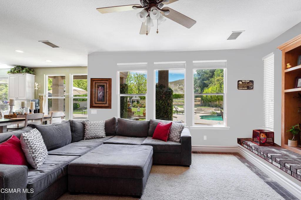 Simi Valley, CA 93065,68 E Twisted Oak DR