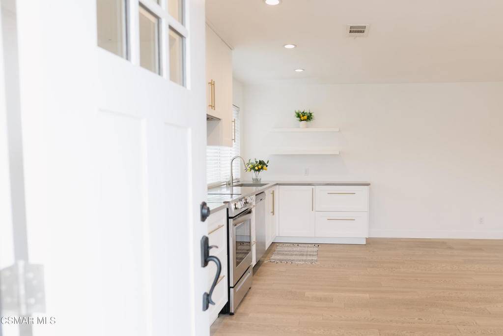 Newbury Park, CA 91320,617 Avenida De La Plata