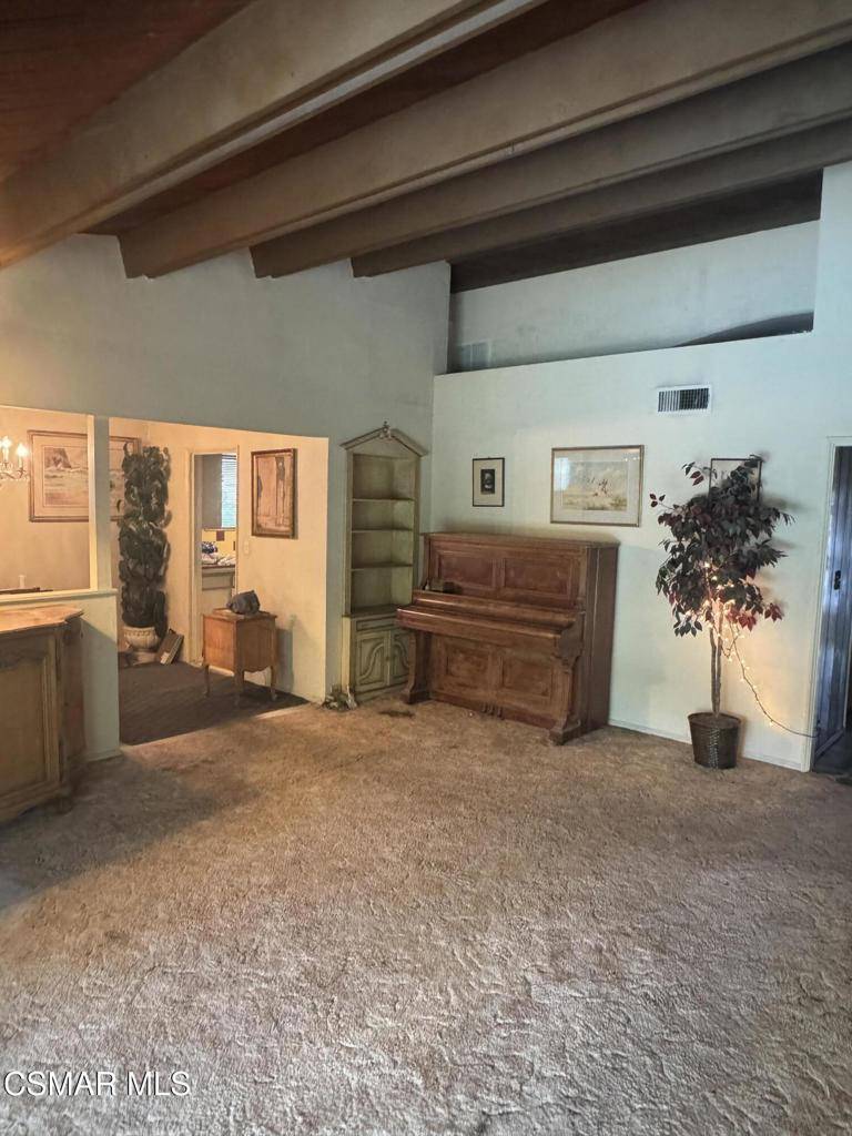 North Hollywood, CA 91601,5736 Denny AVE