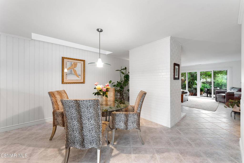 Westlake Village, CA 91361,32040 Waterside LN