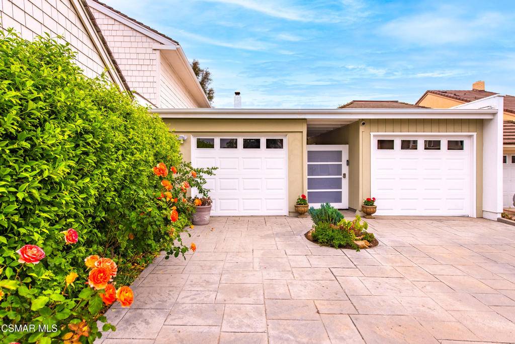 Westlake Village, CA 91361,32040 Waterside LN