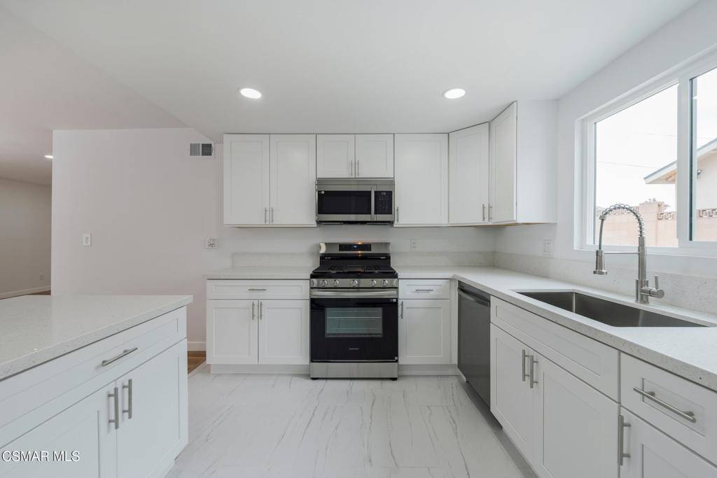 Simi Valley, CA 93065,1477 Dinsmore ST