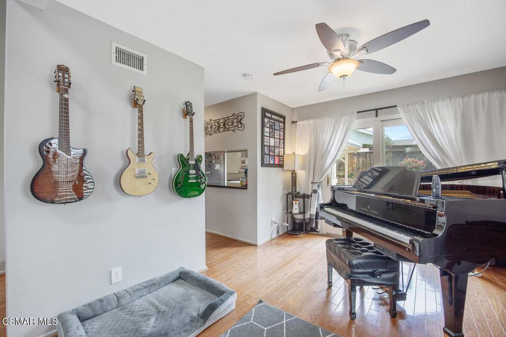 Simi Valley, CA 93065,974 Hillview CIR