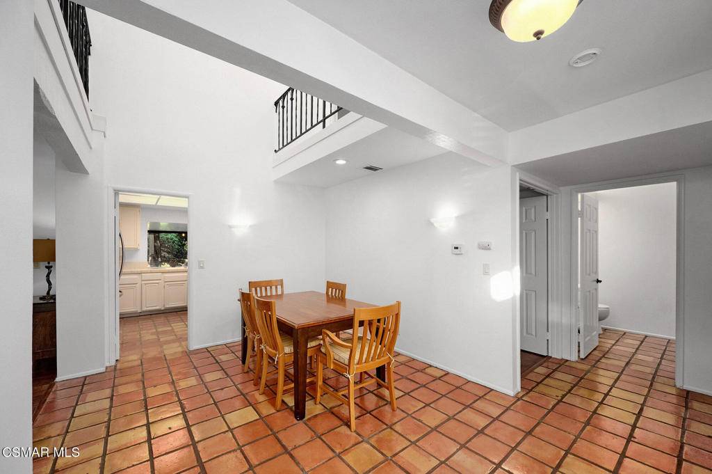 Westlake Village, CA 91362,753 N Valley DR