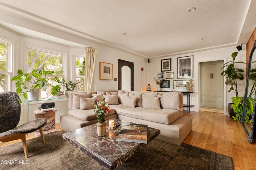 Los Angeles, CA 90039,2235 India ST
