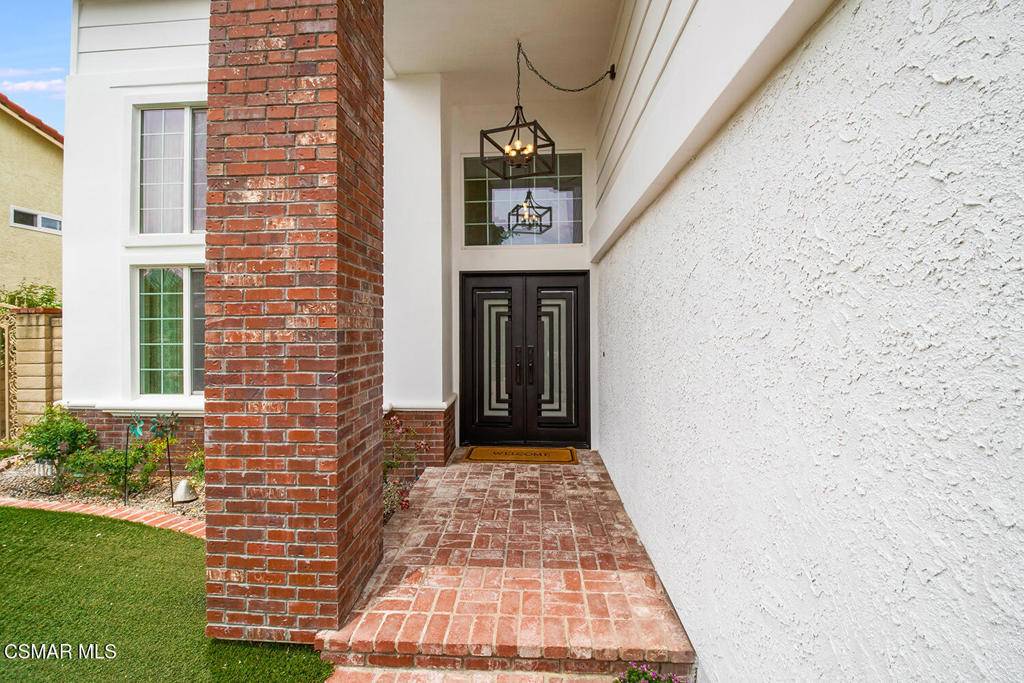 Thousand Oaks, CA 91362,2111 Peak PL