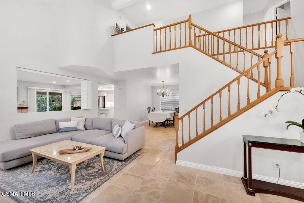 Simi Valley, CA 93065,645 Overlook RD