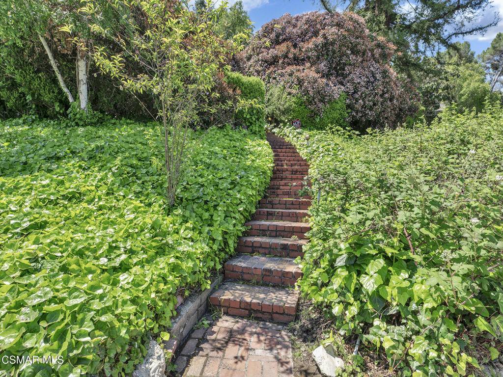Sherman Oaks, CA 91423,13606 Oak Canyon AVE