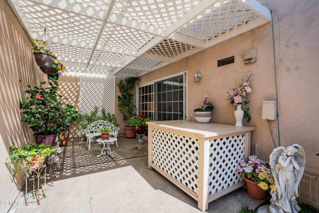 Westlake Village, CA 91361,32116 Harborview LN