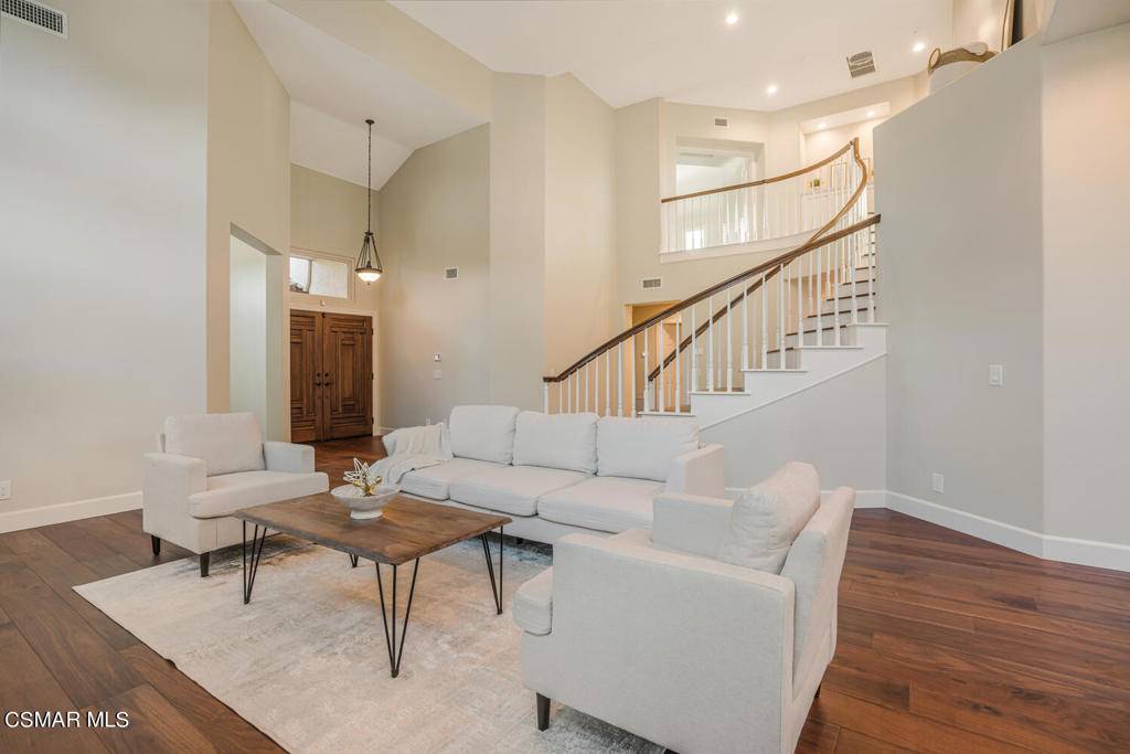 591 Chippendale AVE Simi Valley, CA 93065