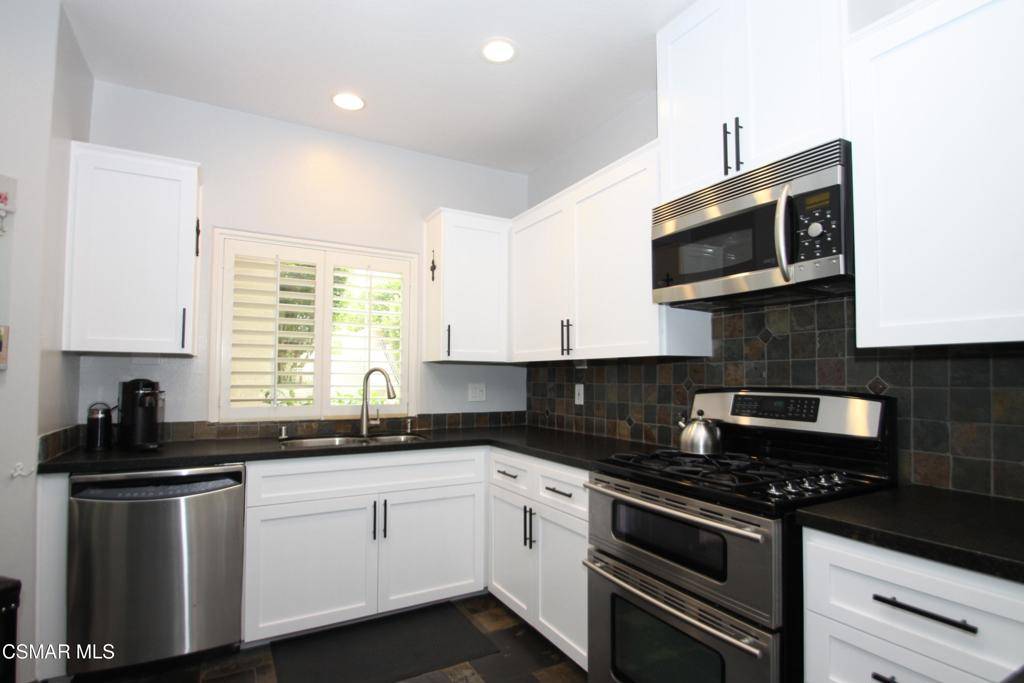 Newbury Park, CA 91320,1025 Sunset Oak CIR
