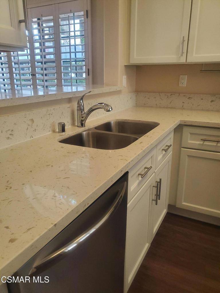 Oak Park, CA 91377,4819 La Rosa DR