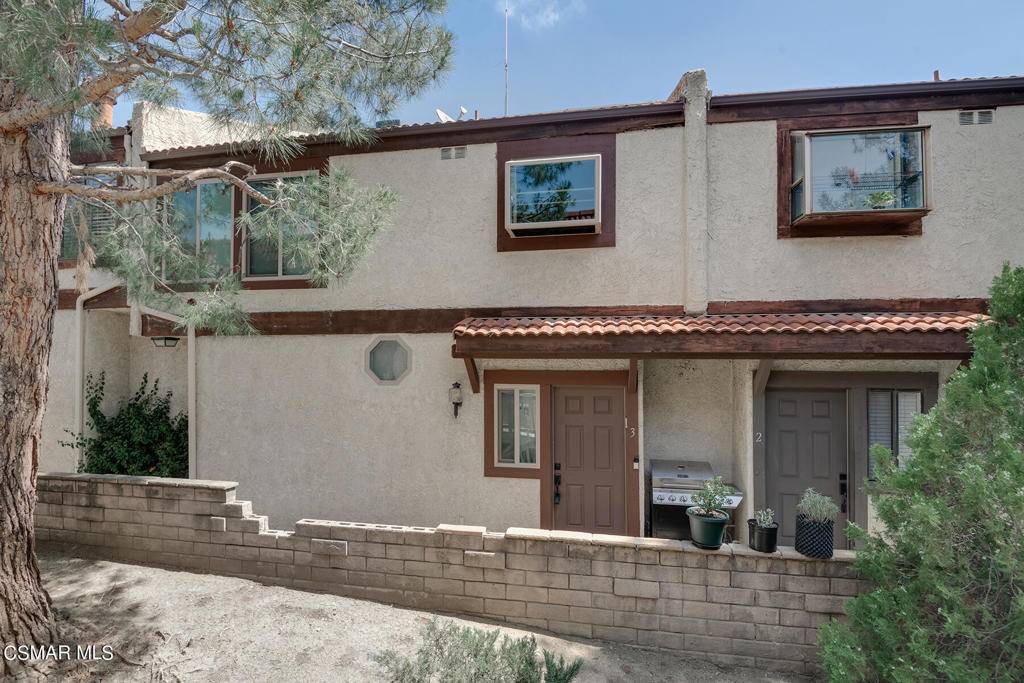Agoura Hills, CA 91301,5321 Colodny DR #3