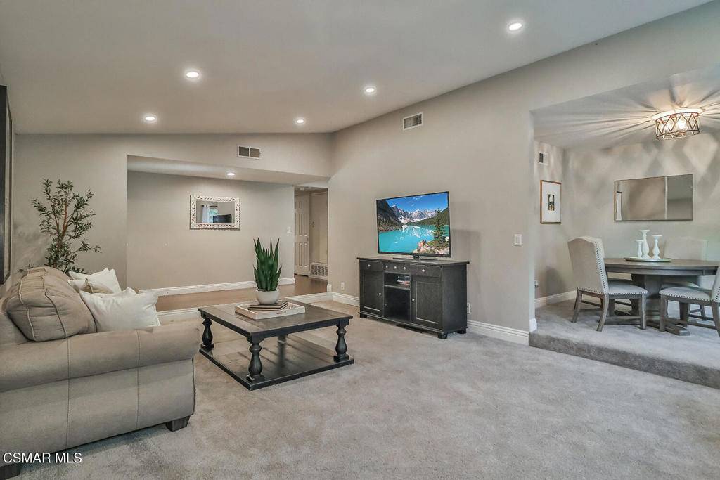 2461 Lita PL Simi Valley, CA 93063