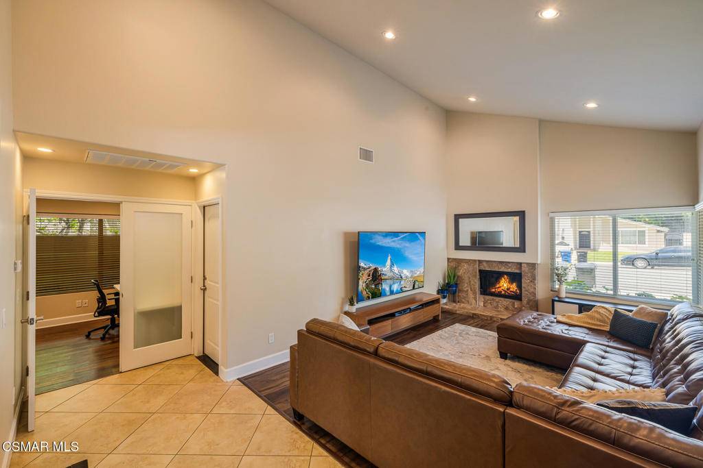 Thousand Oaks, CA 91362,1980 Shady Brook DR
