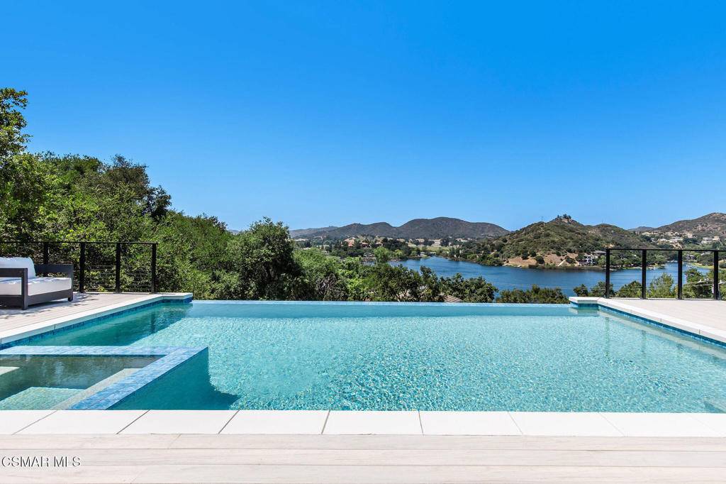 Lake Sherwood, CA 91361,118 Giles RD