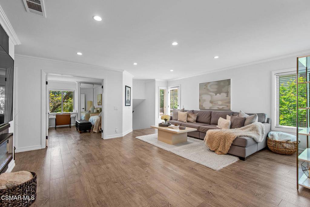 Thousand Oaks, CA 91362,65 Via Colinas