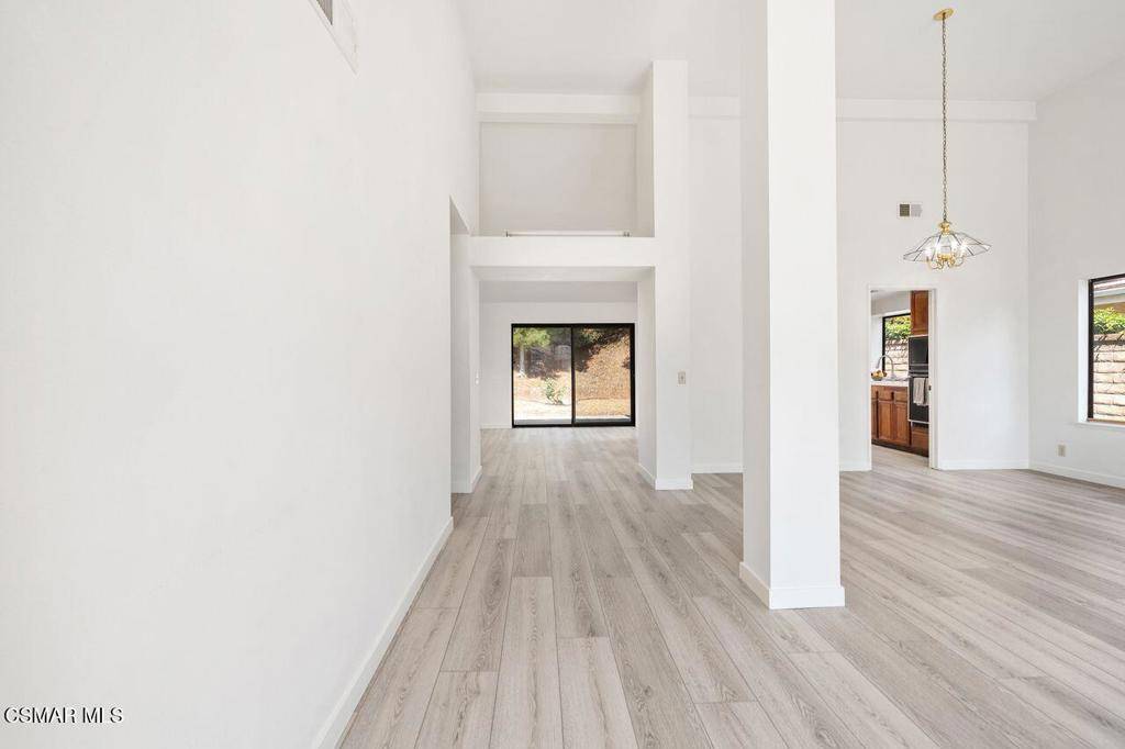 Thousand Oaks, CA 91360,2079 Hartwick CIR
