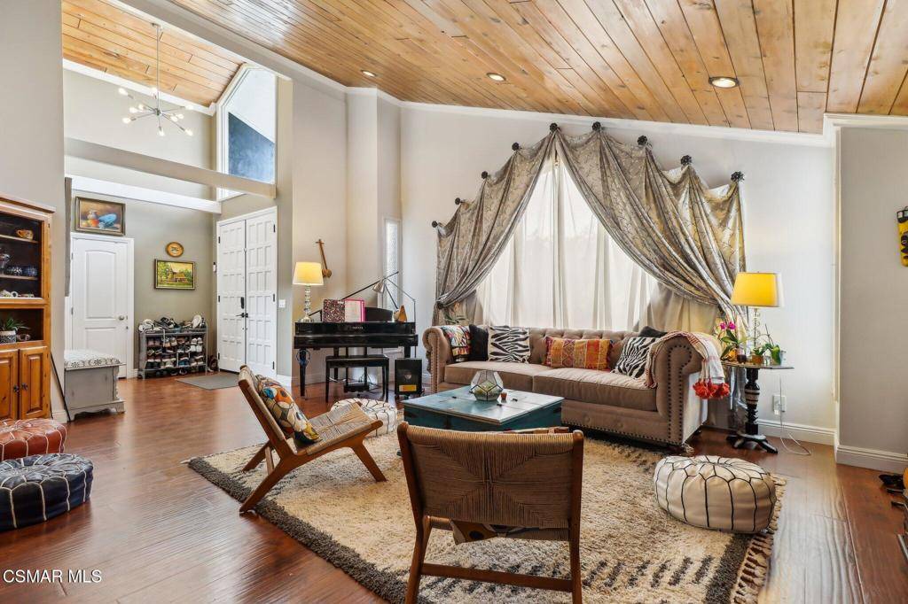 Thousand Oaks, CA 91360,1261 Uppingham DR
