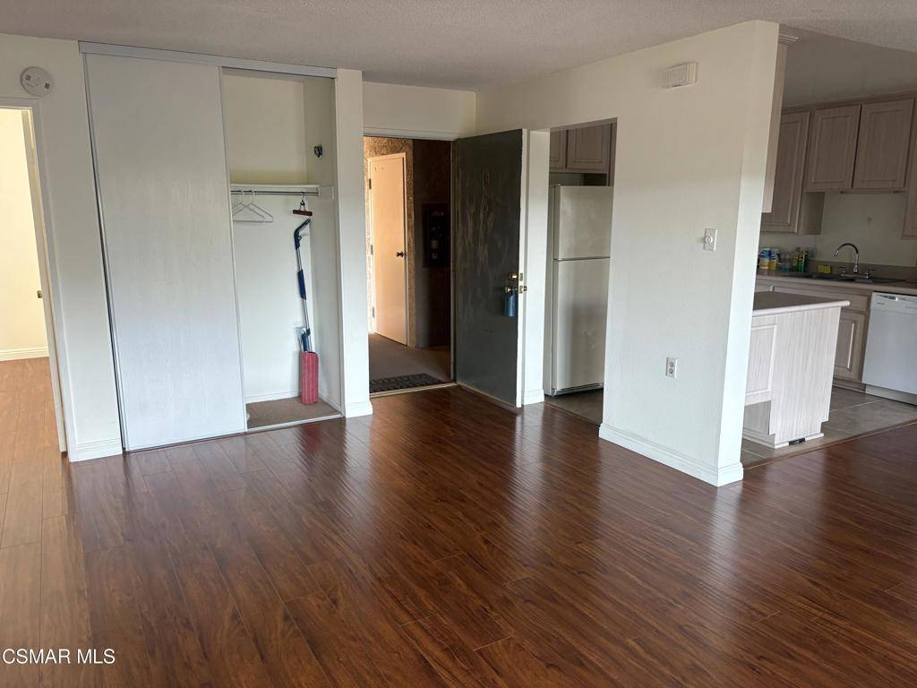 Thousand Oaks, CA 91360,324 Chestnut Hill CT #14