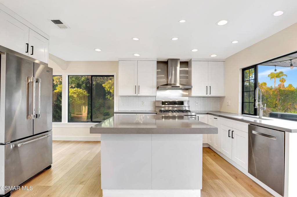 Thousand Oaks, CA 91360,3118 Big Sky DR